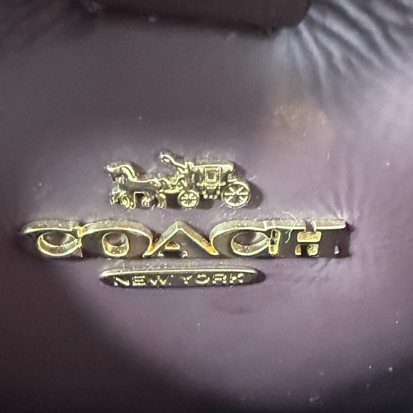 Coach Town Bucket Bag Black Leather Gold Crossbody Tote Code H208-91122 - Picture 9 of 17